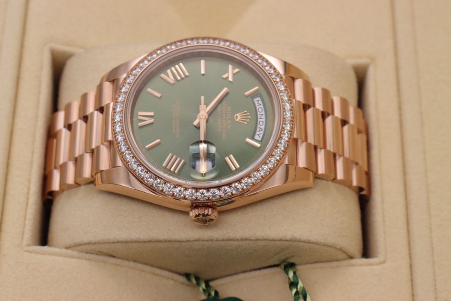 Rolex Day-Date 40 228345 RBR